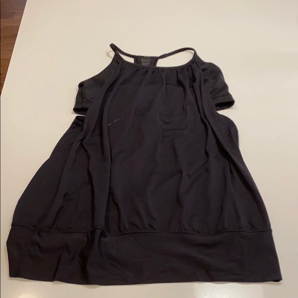 Lululemon black workout top with built in bra 12